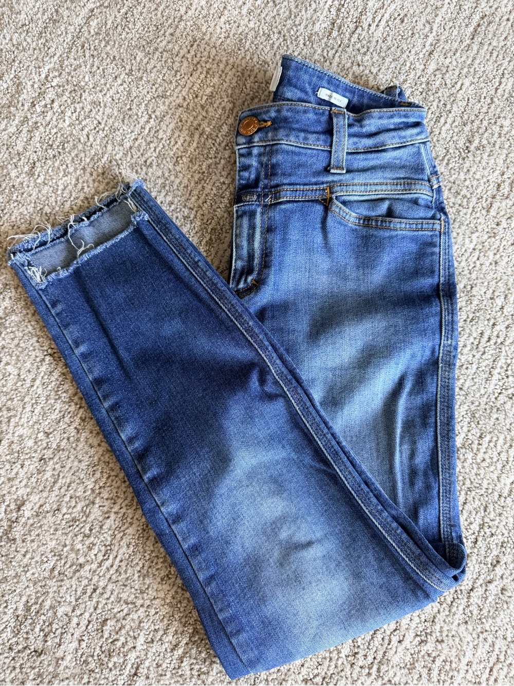 Closed Women's Skinny Jeans in Blue with Frayed Hem